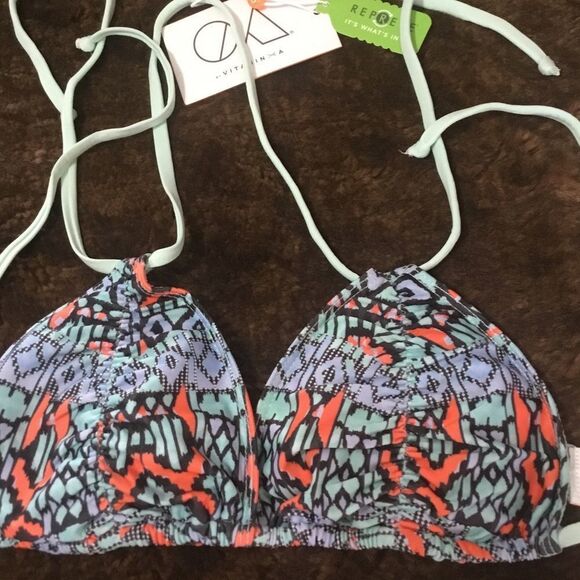 Vitamin A Via Ruffle‎ Bikini Top nwt - Picture 2 of 5